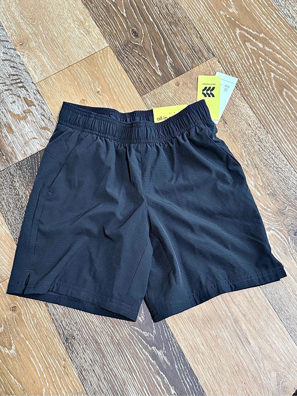 all in motion Above the Knee Woven Short Athletic Shorts Black Medium